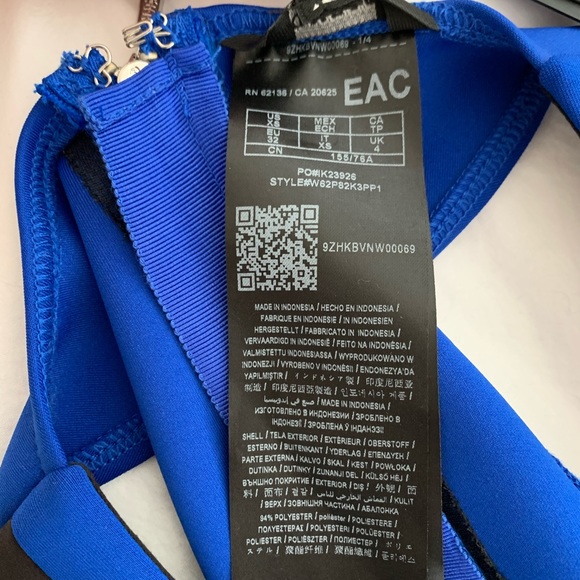 Guess 2-Piece Matching Set - Picture 4 of 4